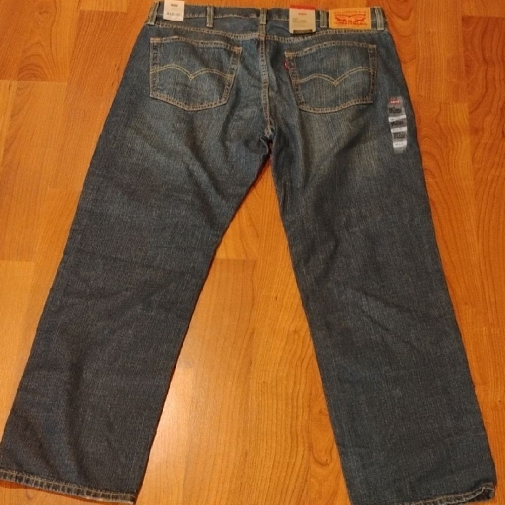 Levi's Blue 559 Relaxed Jeans 38x32 with Lived-In Look - Picture 4 of 5